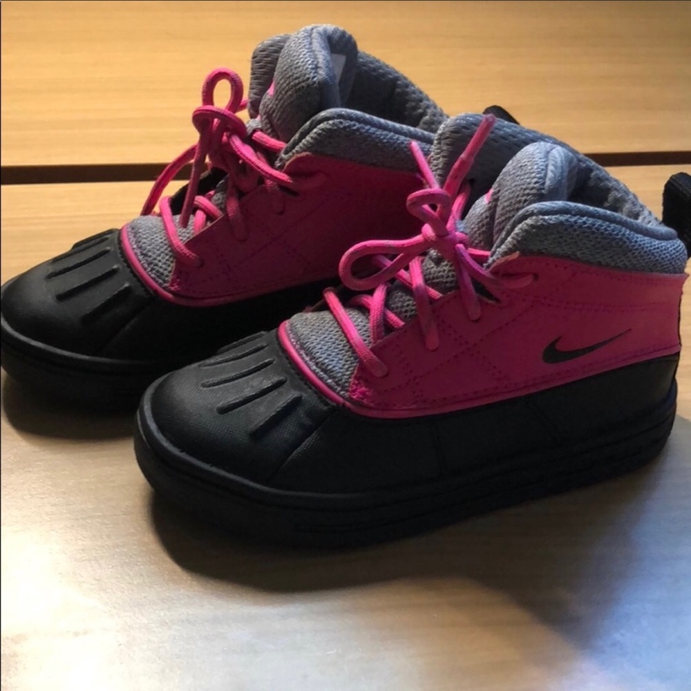 Nike Girl’s Woodside 2 High Boots